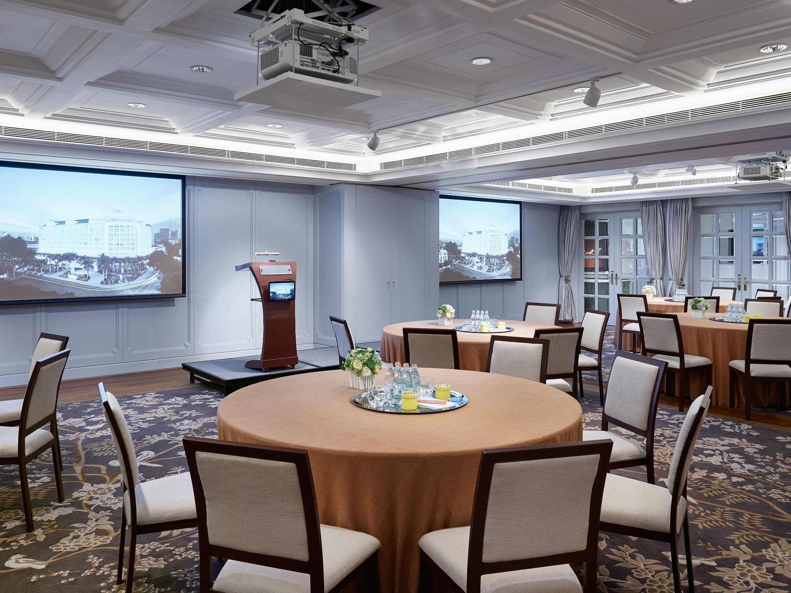 Park Hyatt Saigon Drawing Room Cabaret