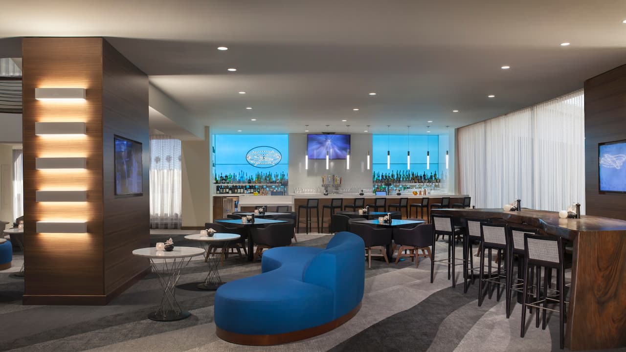 unity la Bar & Lounge with modern seating area