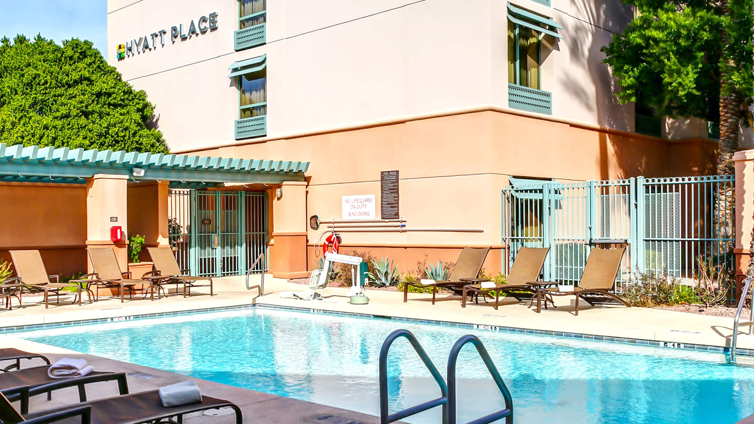 Hotel Photos | Hyatt Place Scottsdale/Old Town