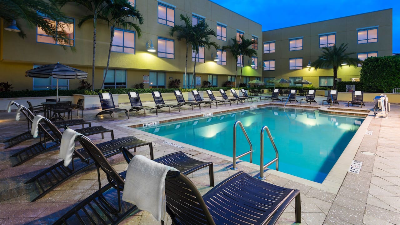 Hyatt Place Delray Beach Rooftop Pool with Hot Tub 