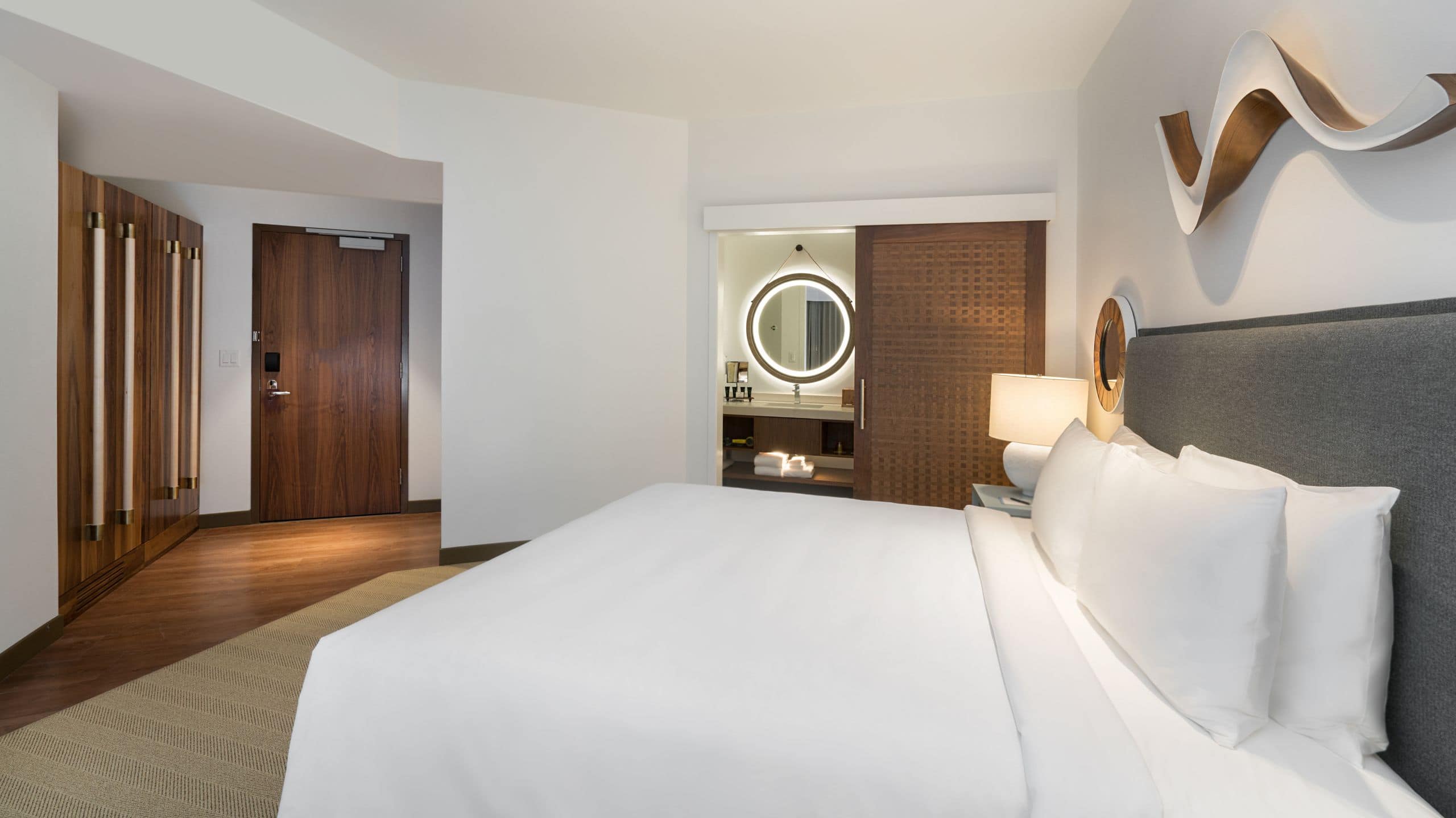 Hyatt Centric Waikiki Beach Deluxe King Diamond Head View