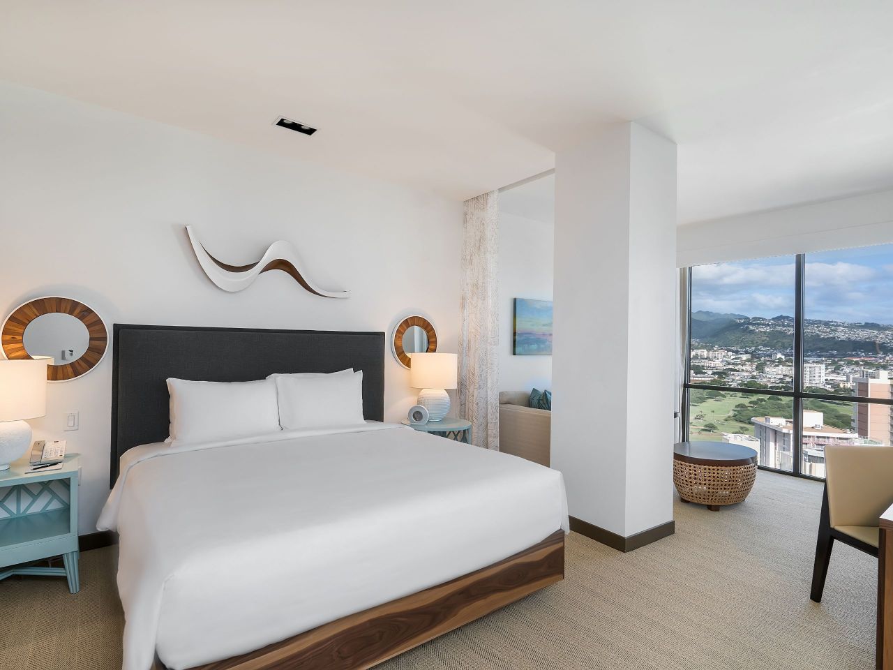 Modern Honolulu Hotel near Waikiki Beach | Hyatt Centric Waikiki Beach