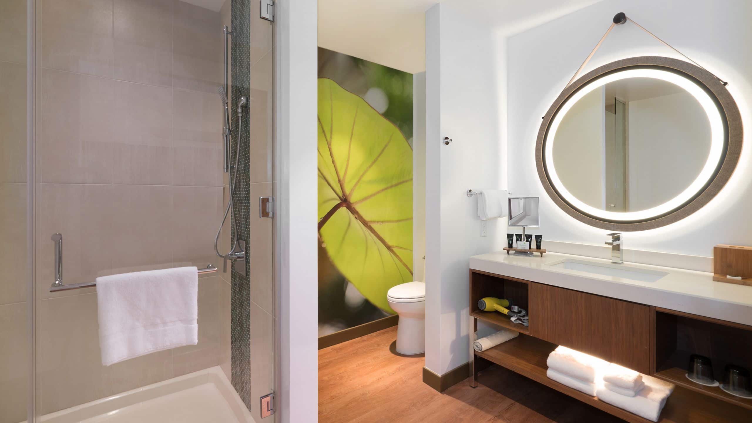 Hyatt Centric Waikiki Beach King Ocean View Bathroom