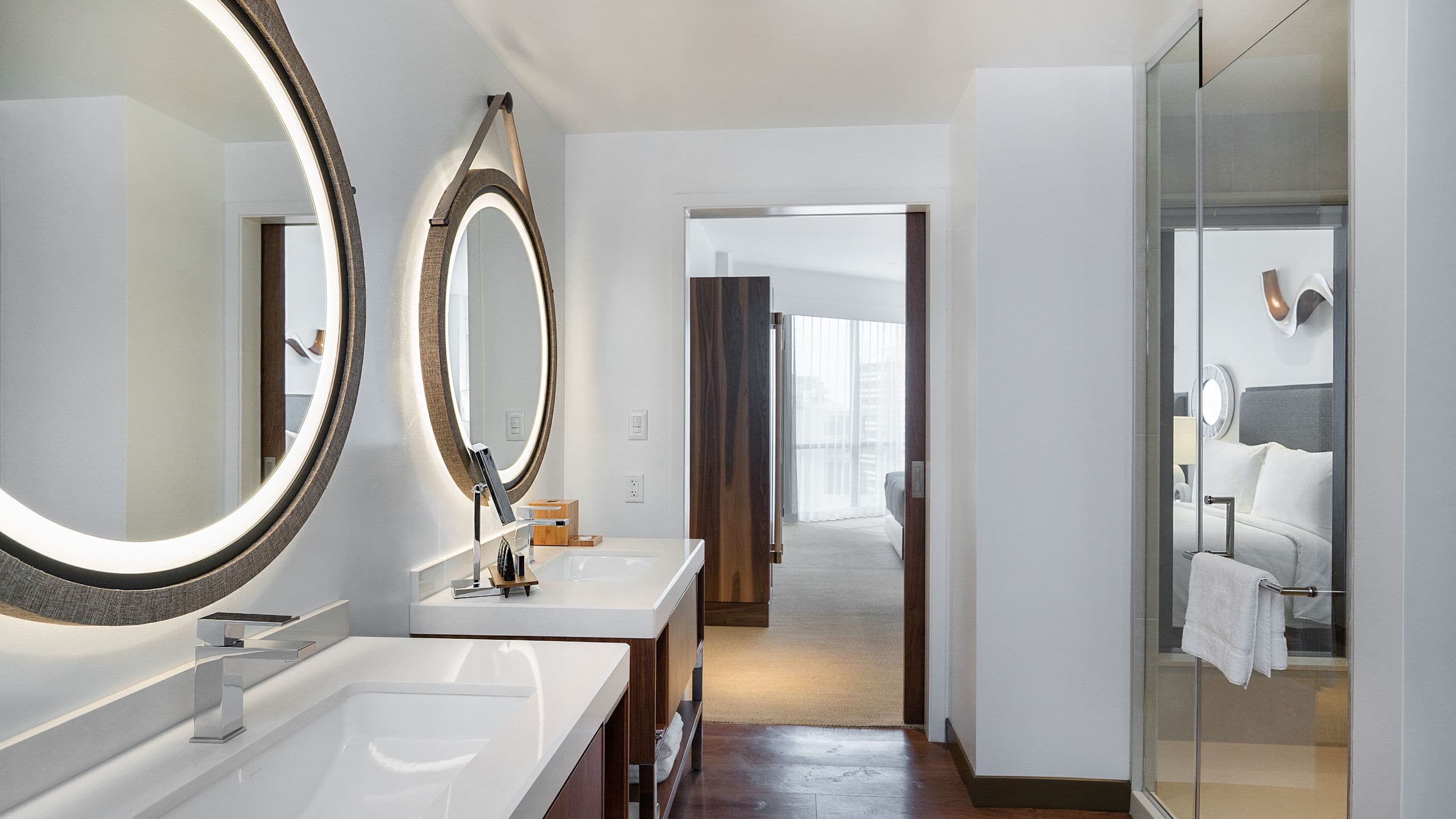 3 de 3 Hyatt Centric Waikiki Beach Two Queen Ocean View