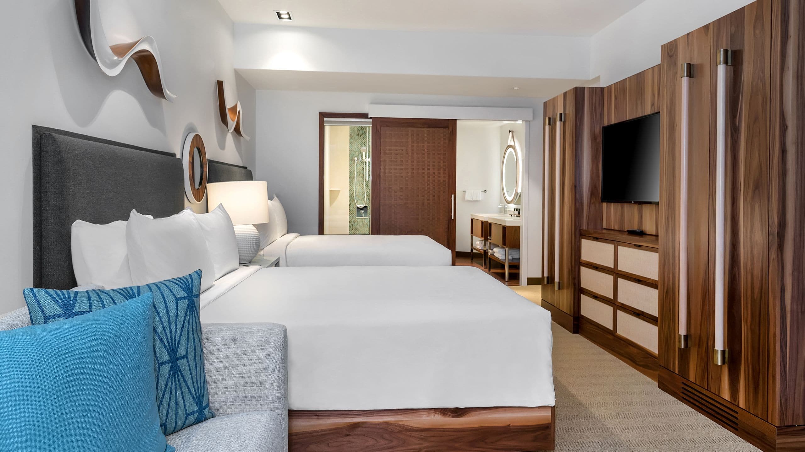 2 de 3 Hyatt Centric Waikiki Beach Two Queen Ocean View