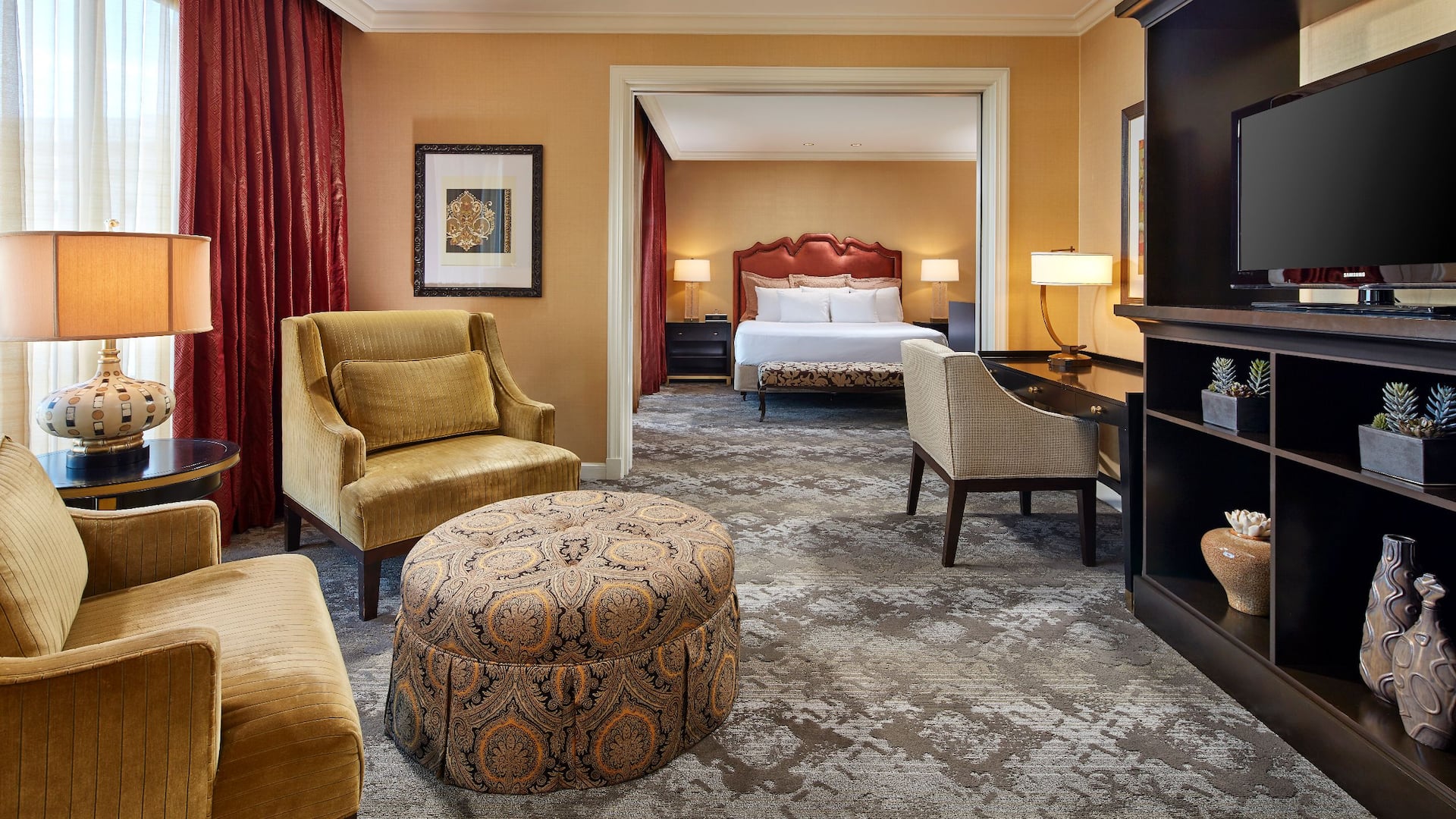 第 3，共 5 Hyatt Regency Tulsa Downtown Chairmans Suite Room