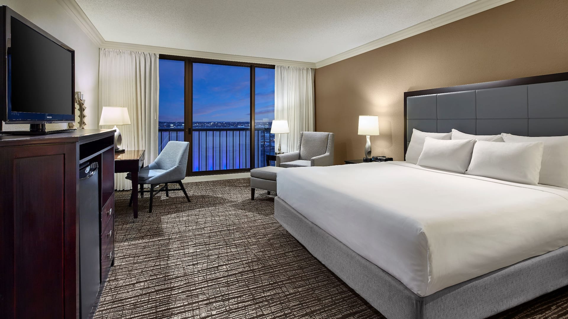 第 1，共 4 Hyatt Regency Tulsa Downtown Guestroom King