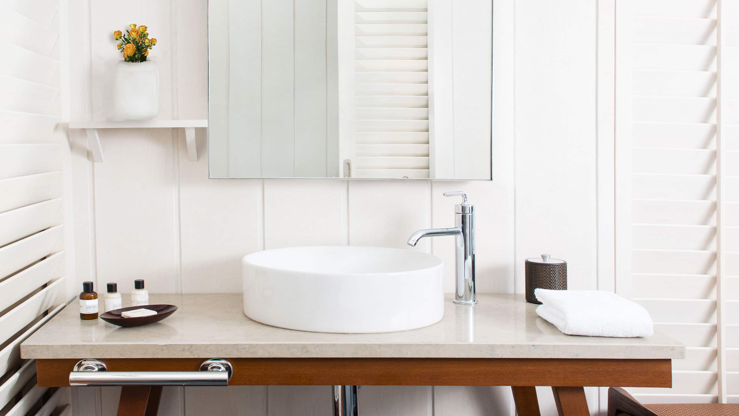 2 von 5 Park Hyatt St. Kitts Christophe Harbour Bathroom Vanity