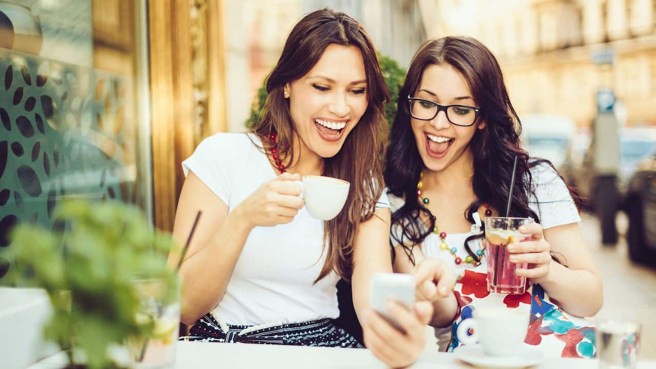 Women at coffee shop