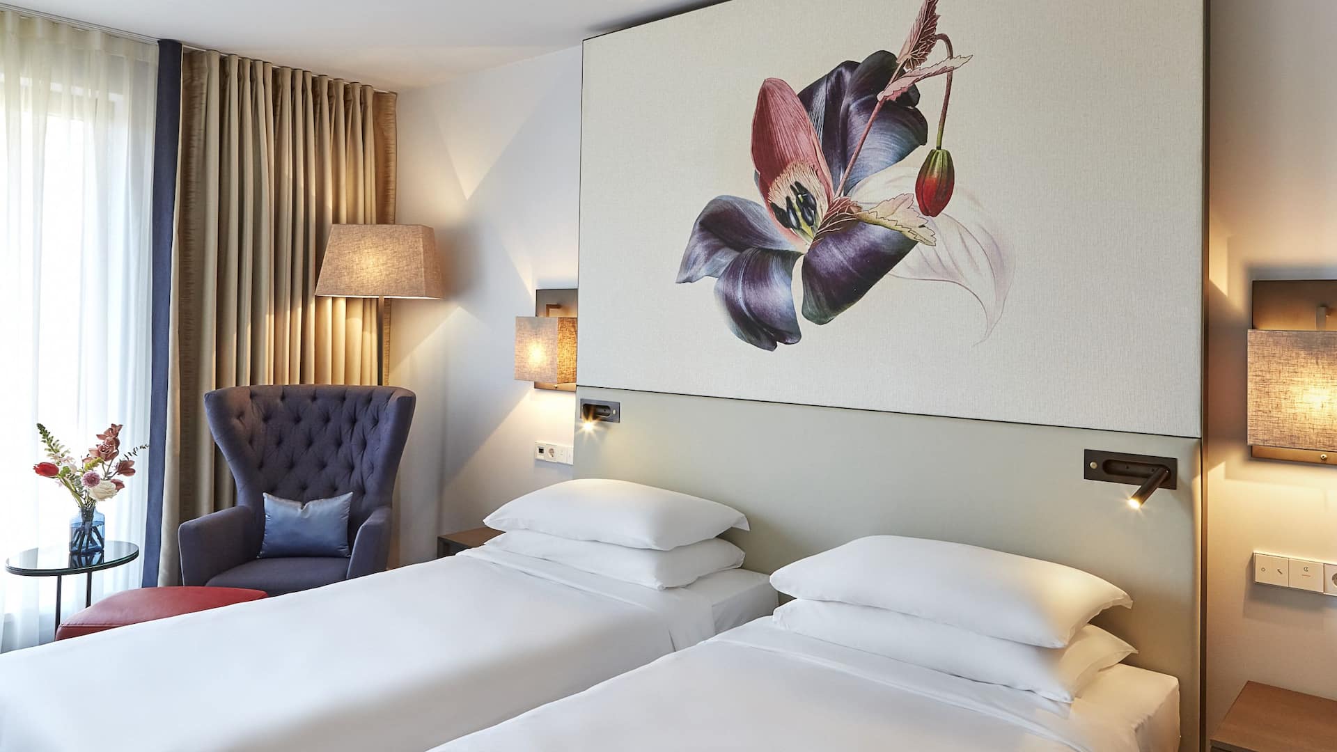 5 von 6 Hyatt Regency Amsterdam Standard Room Twin