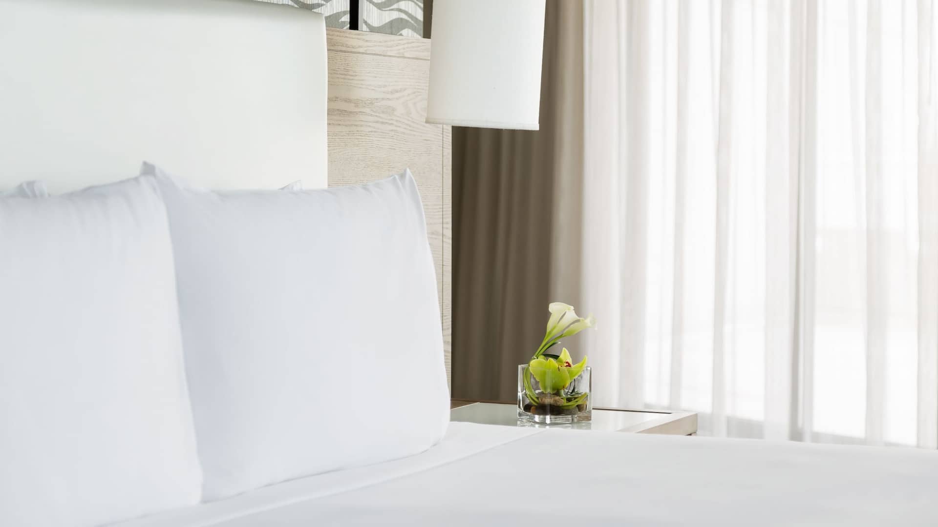 Hyatt Regency Bethesda Guestroom Nightstand