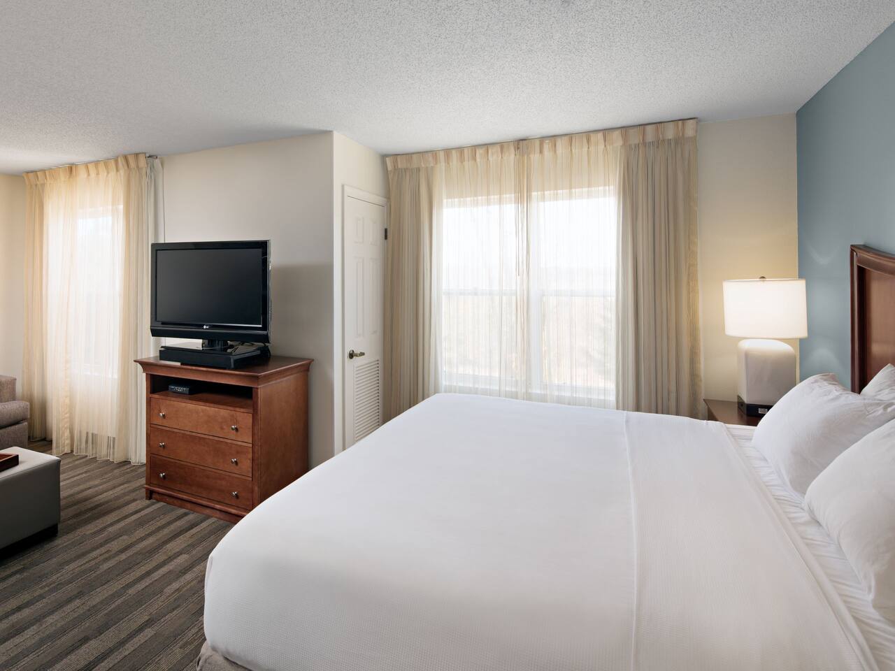 Hyatt House Studio Suite Bed