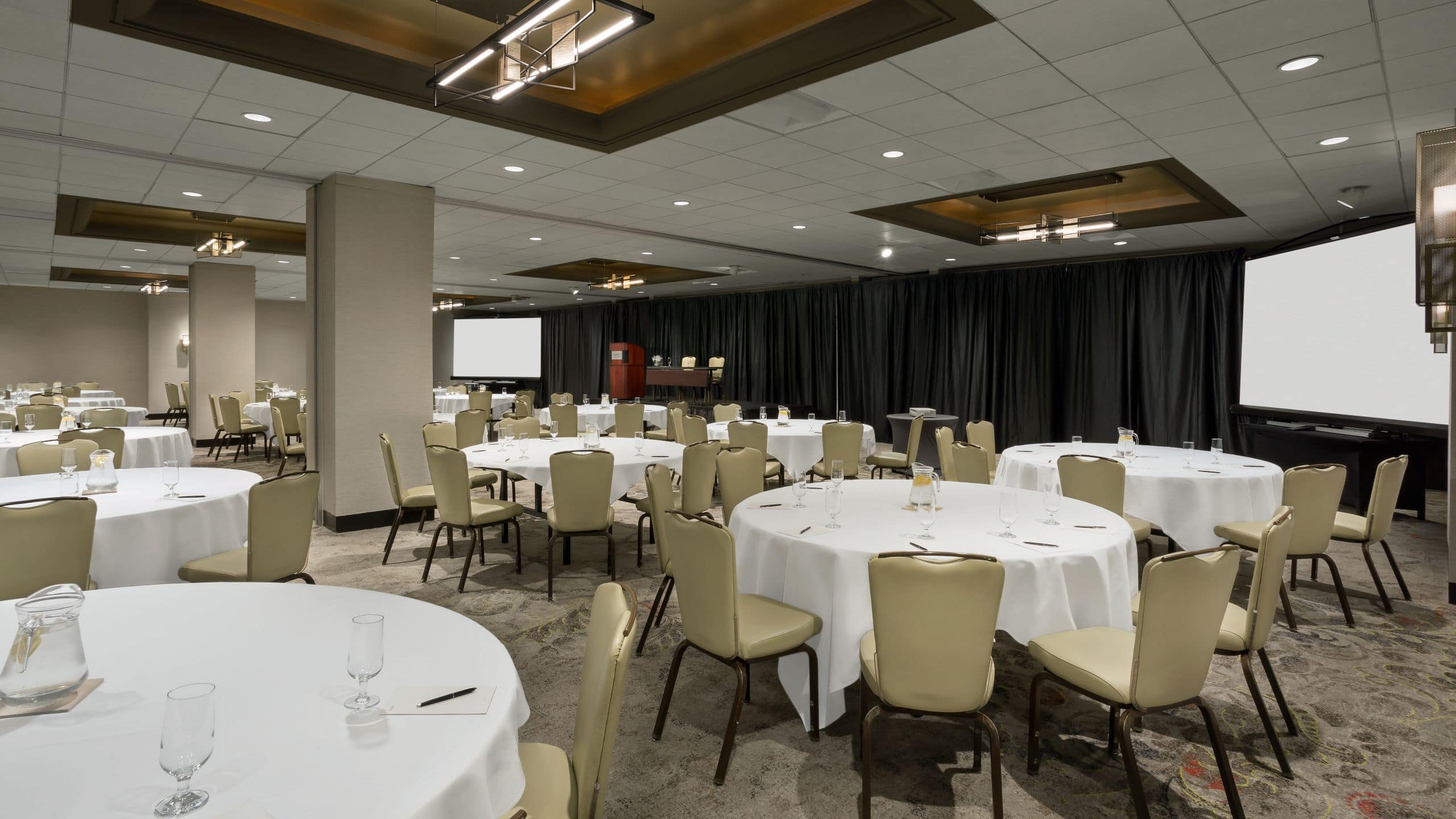 4 of 9 Hyatt Centric Arlington Ballroom Crescent Rounds