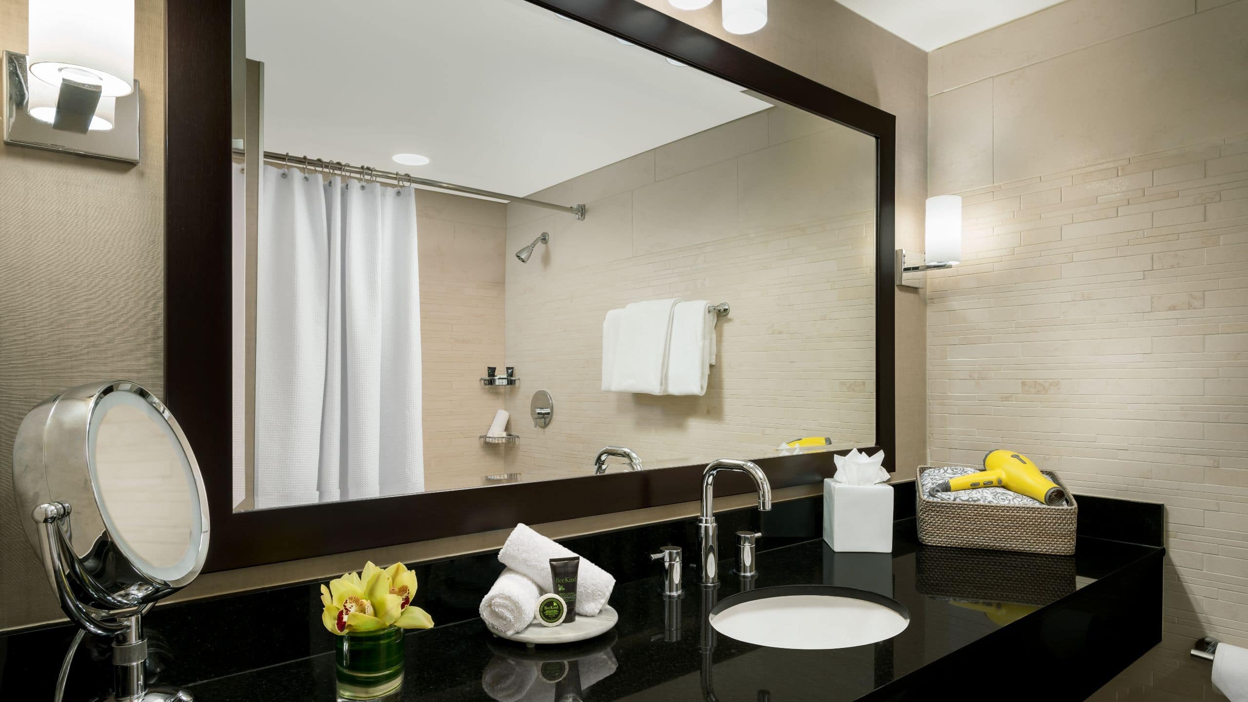 2 of 6 Hyatt Centric Arlington Guestroom Bath Tub