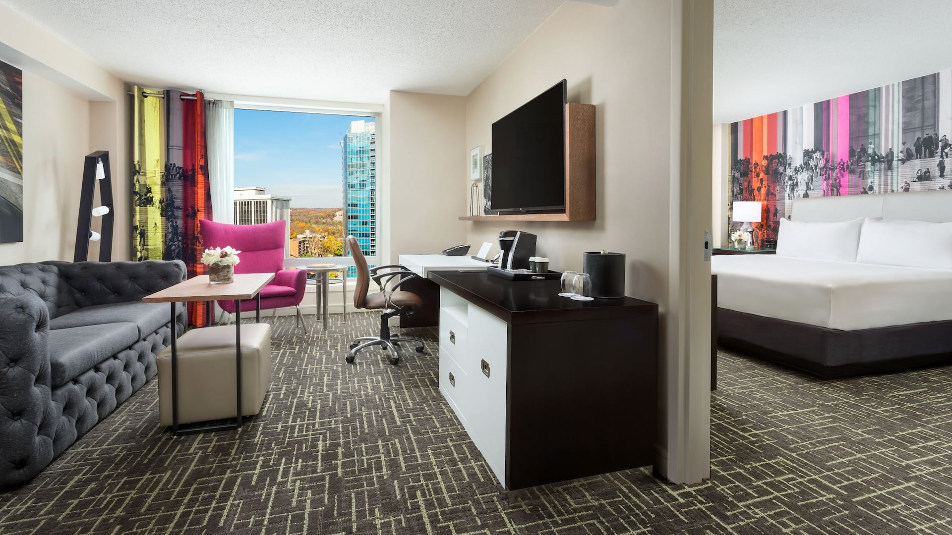 4 de 6 Hyatt Centric Arlington Guestroom Suite