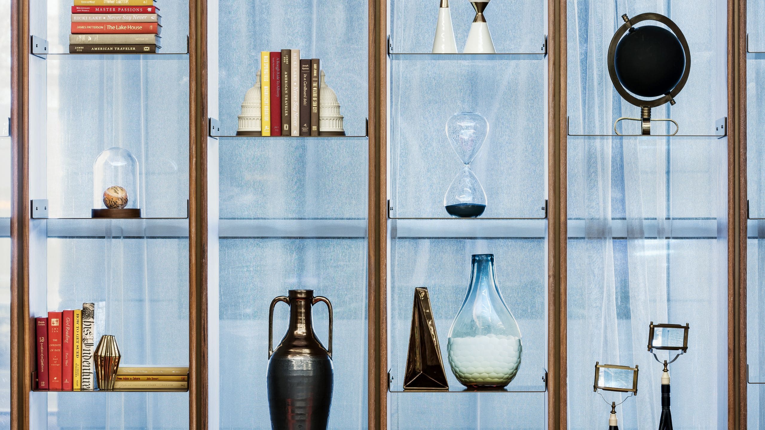 Hyatt Centric Arlington Lobby Detail