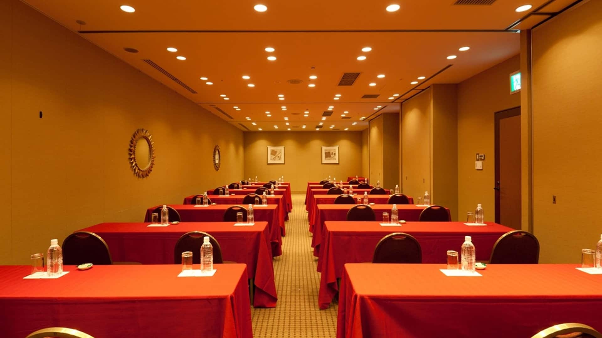 1 of 3 Small meeting room