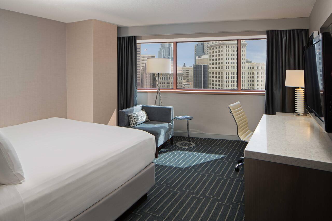 Hyatt Regency Cincinnati Hotel Rooms near Duke Energy Convention Center