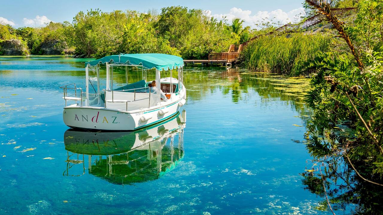 tour en barco en las lagunas de riviera maya