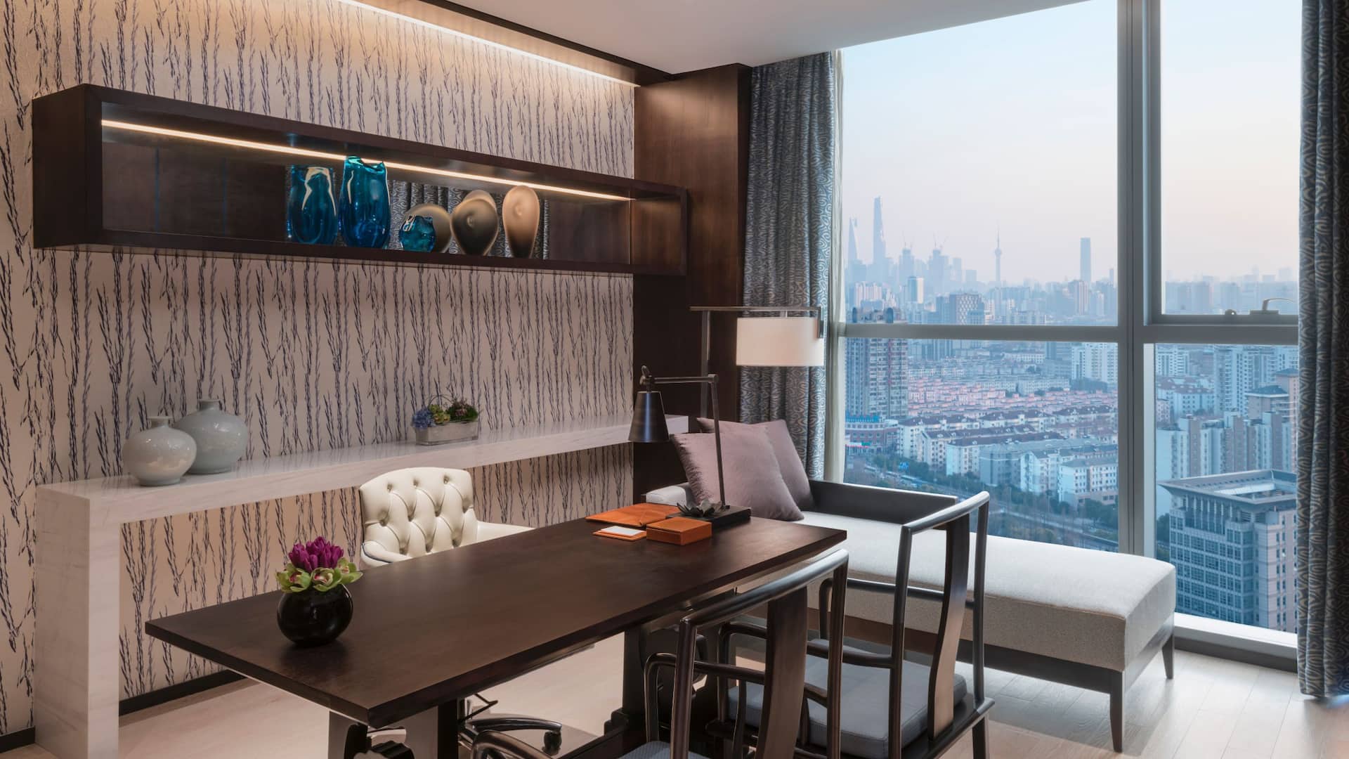 Hyatt Regency Shanghai, Wujiaochang Regency Chairman Suite Studyroom