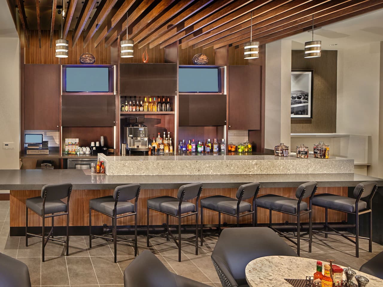 Seating Bar