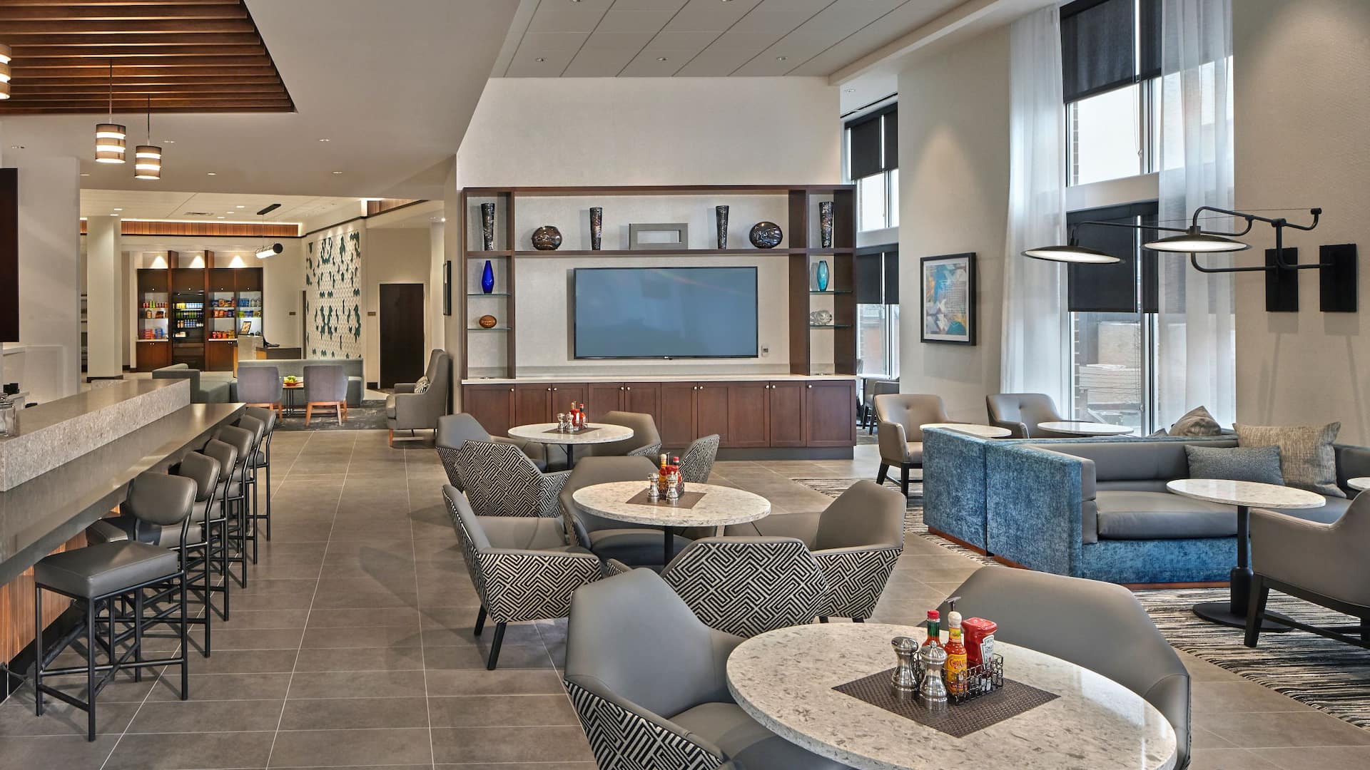hyatt hotel lobby lounge and bar
