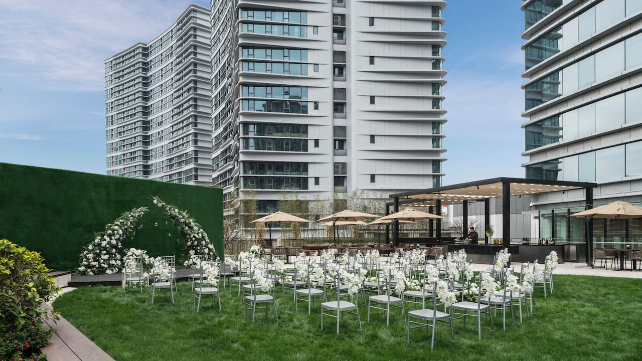 Outdoor Lawn