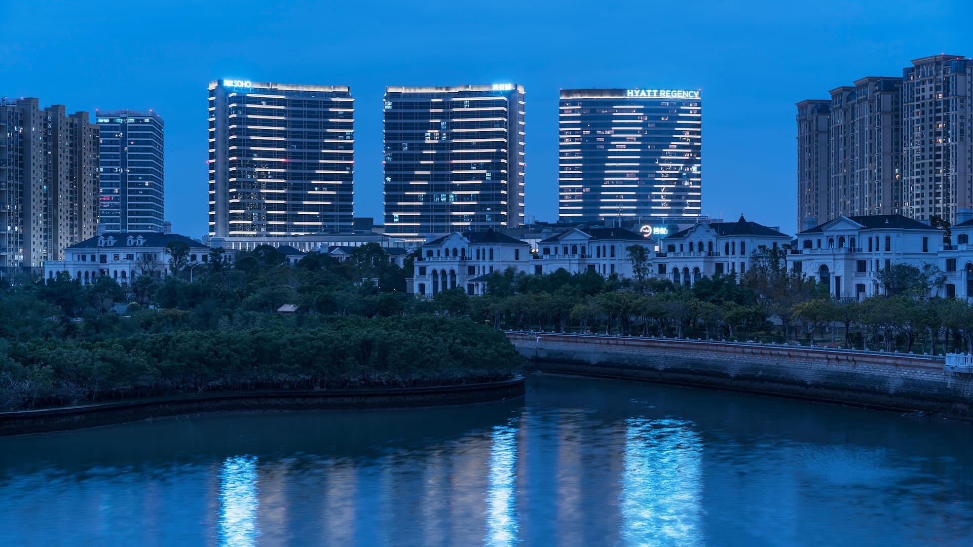 Xiamen Wuyuanwan Exterior Night