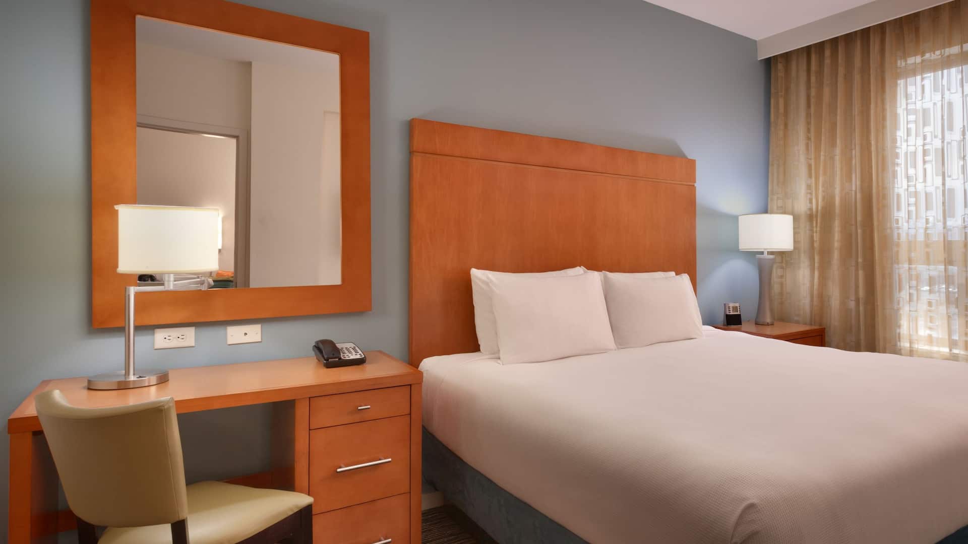 Hyatt House Salt Lake City/Sandy One Bedroom King Suite Bed