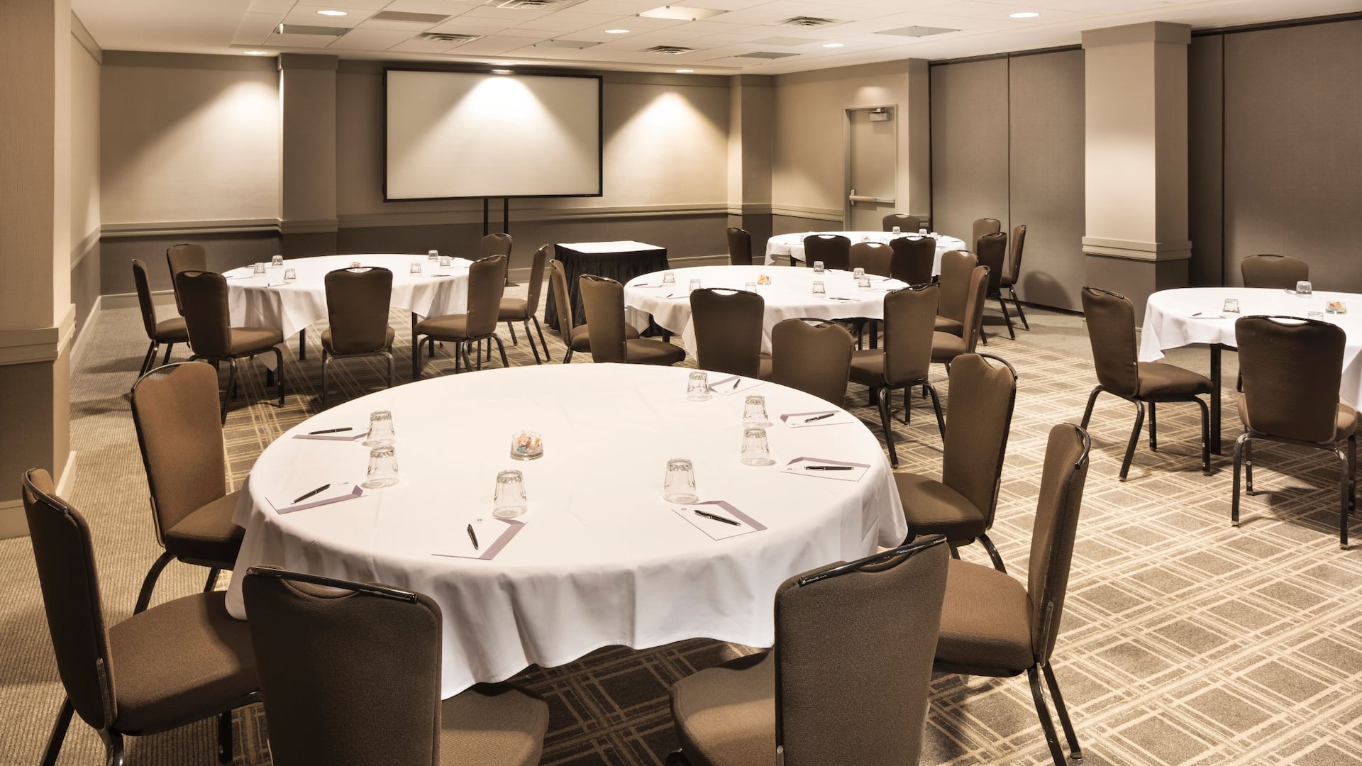 2 of 3 Hyatt Regency Schaumburg, Chicago Meeting Rounds