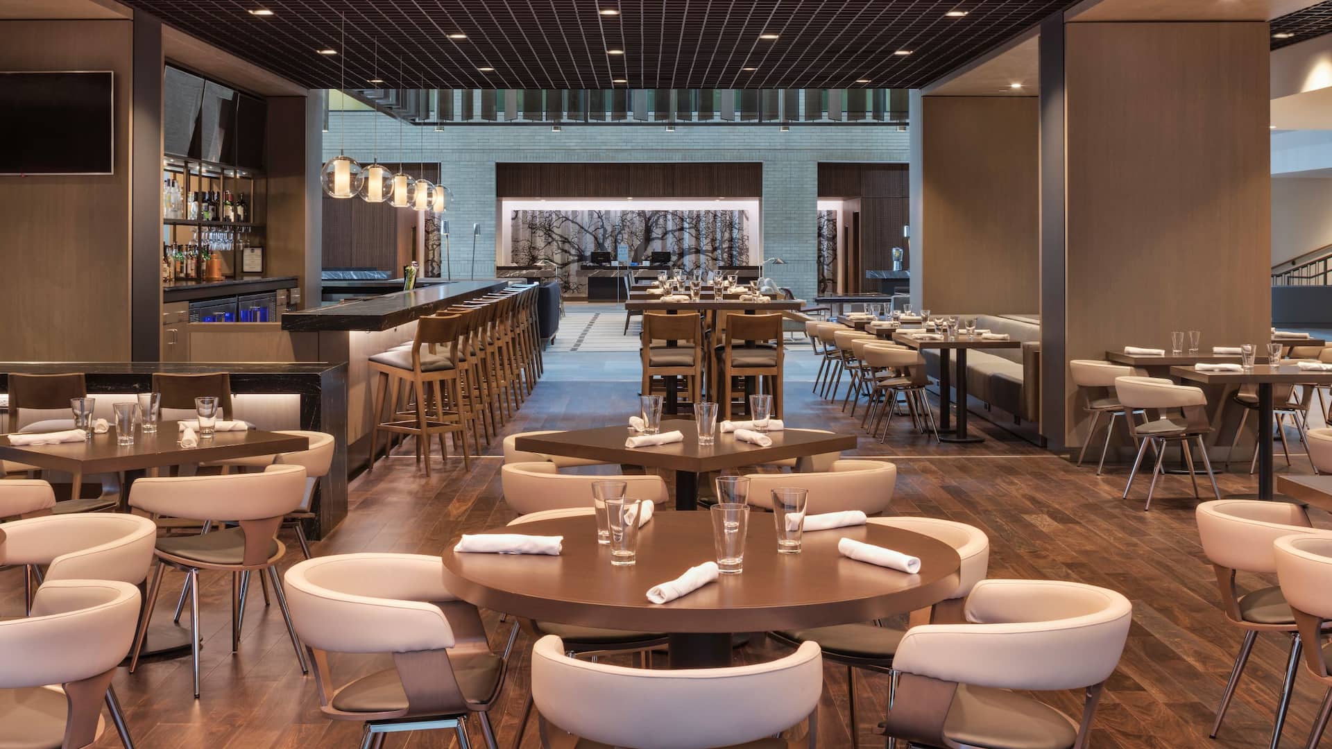 Hyatt Regency Schaumburg, Chicago Restaurant