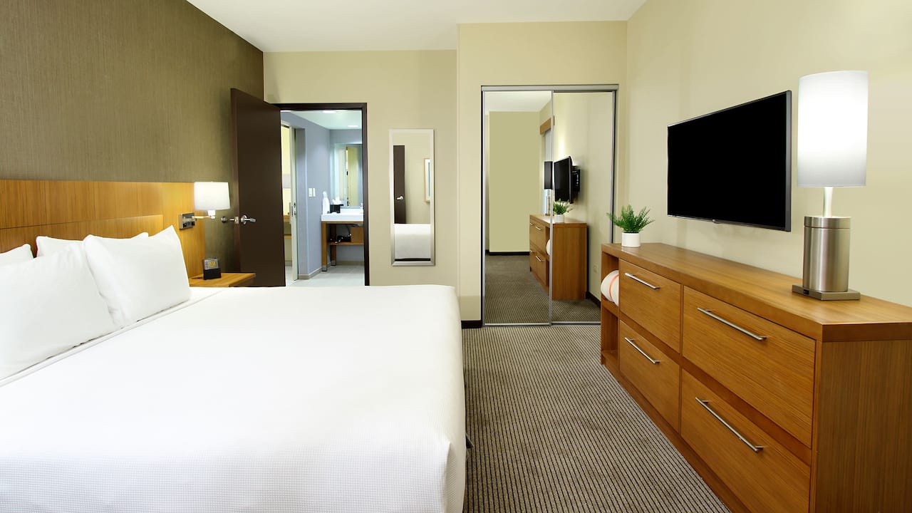 king bedroom