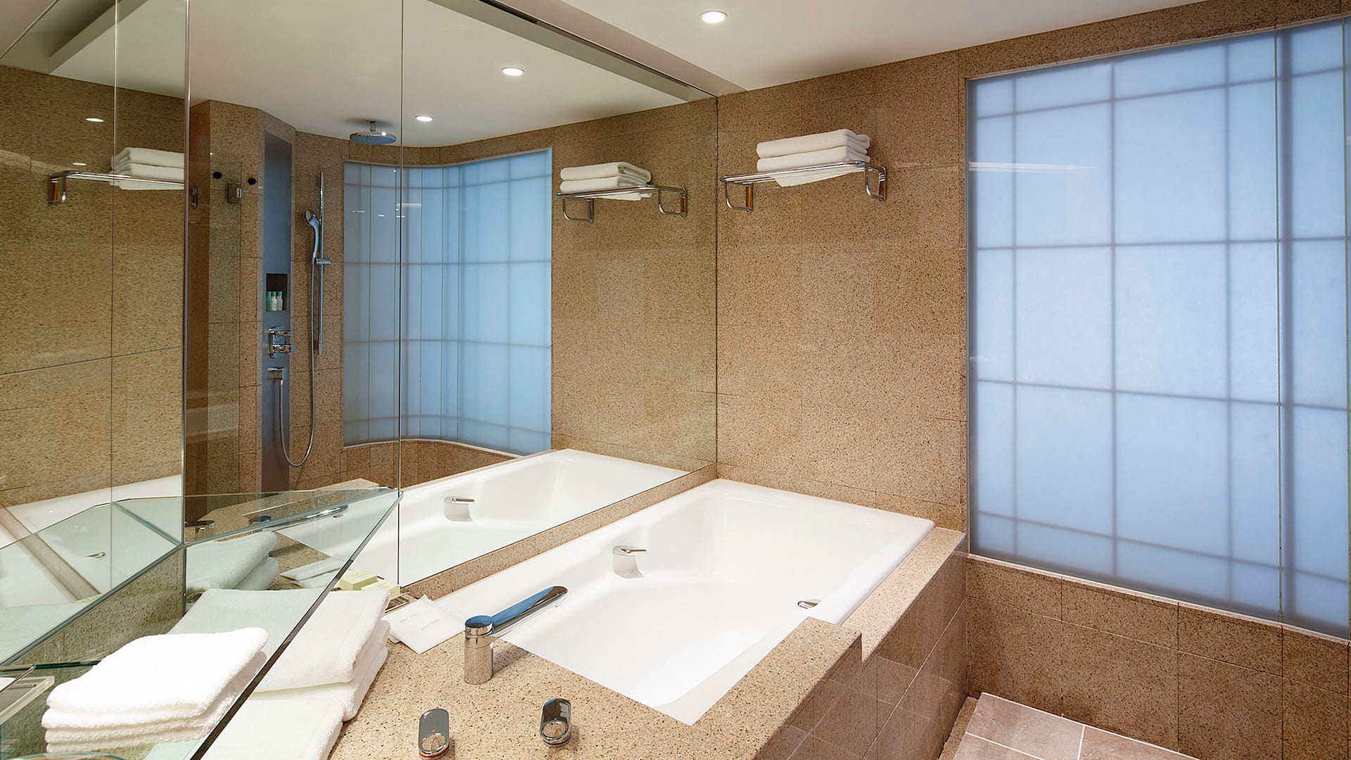 2 de 3 Bathroom