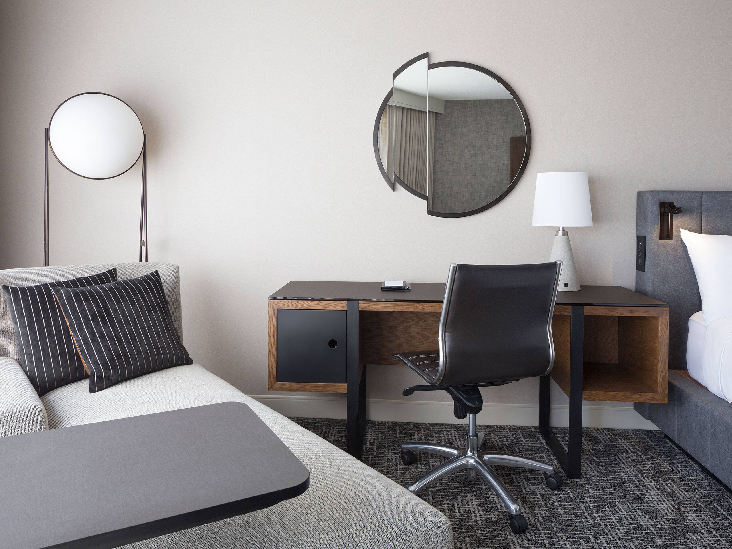 Regency Club Room 1615 Desk
