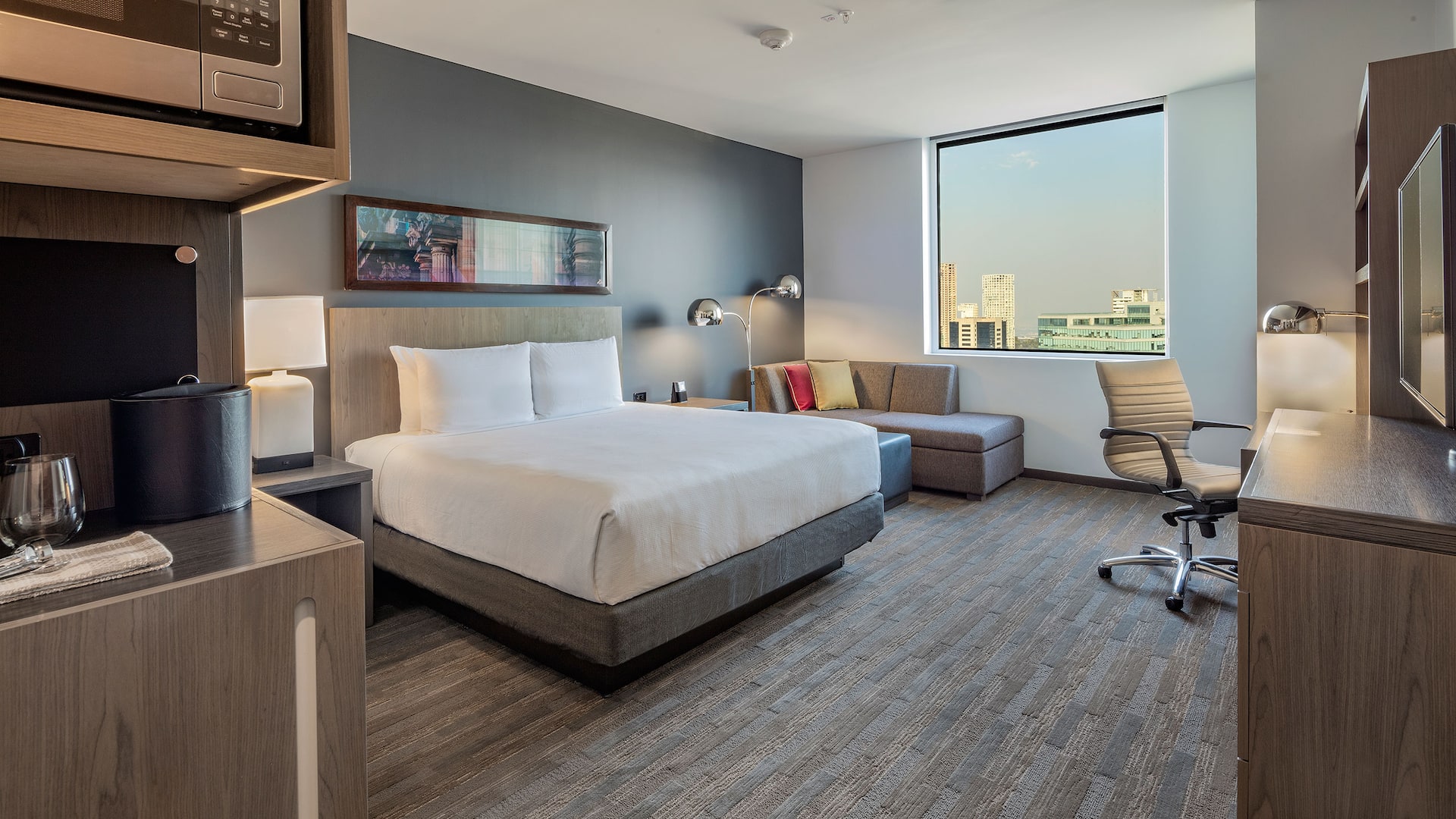 第 1，共 1 den with king bed