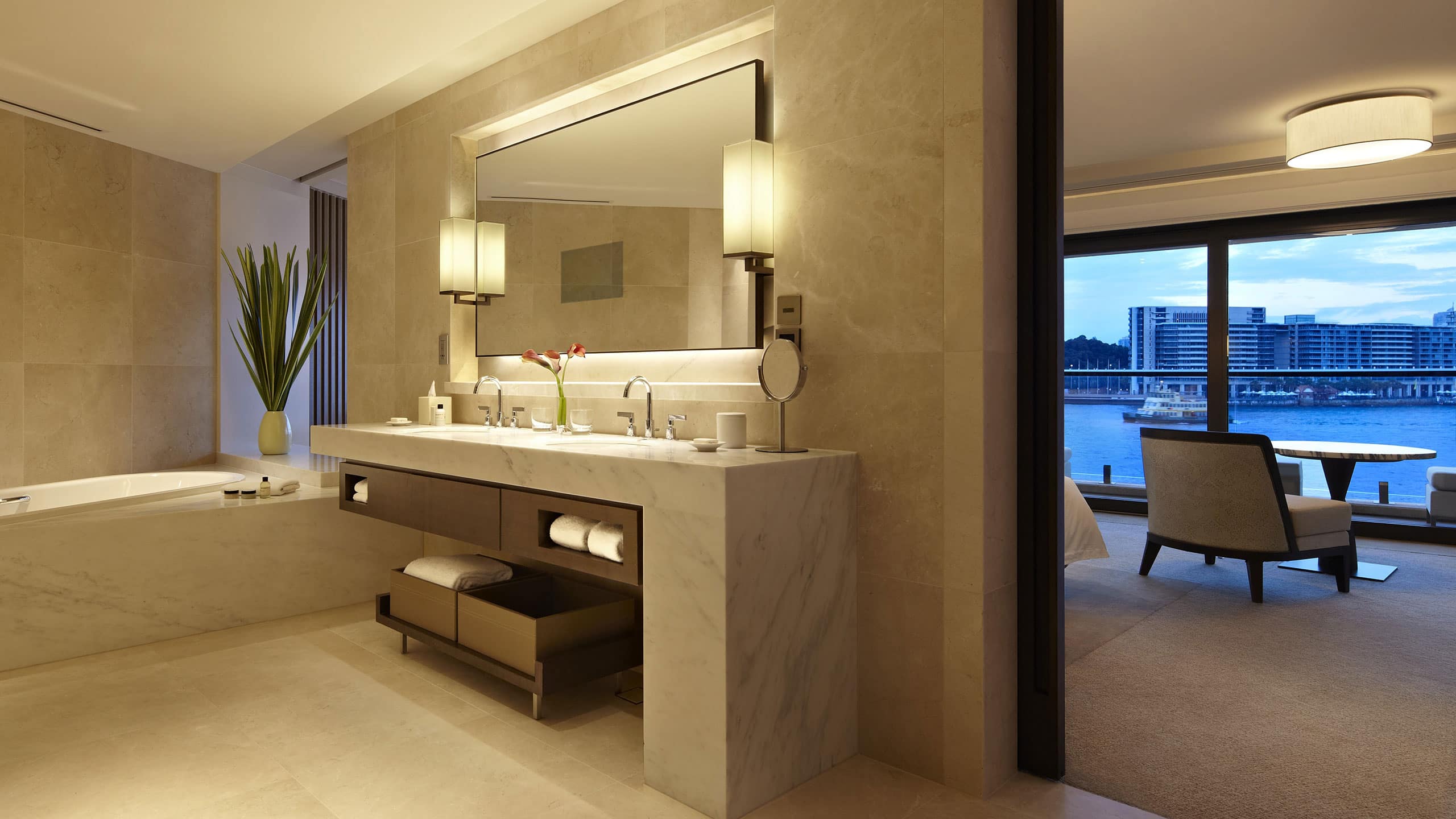 3 of 4 Harbour Suite Bathroom