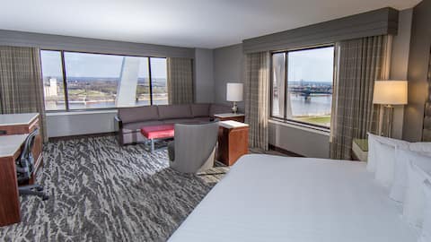 St. Louis Hotel Photos | Hyatt Regency St. Louis