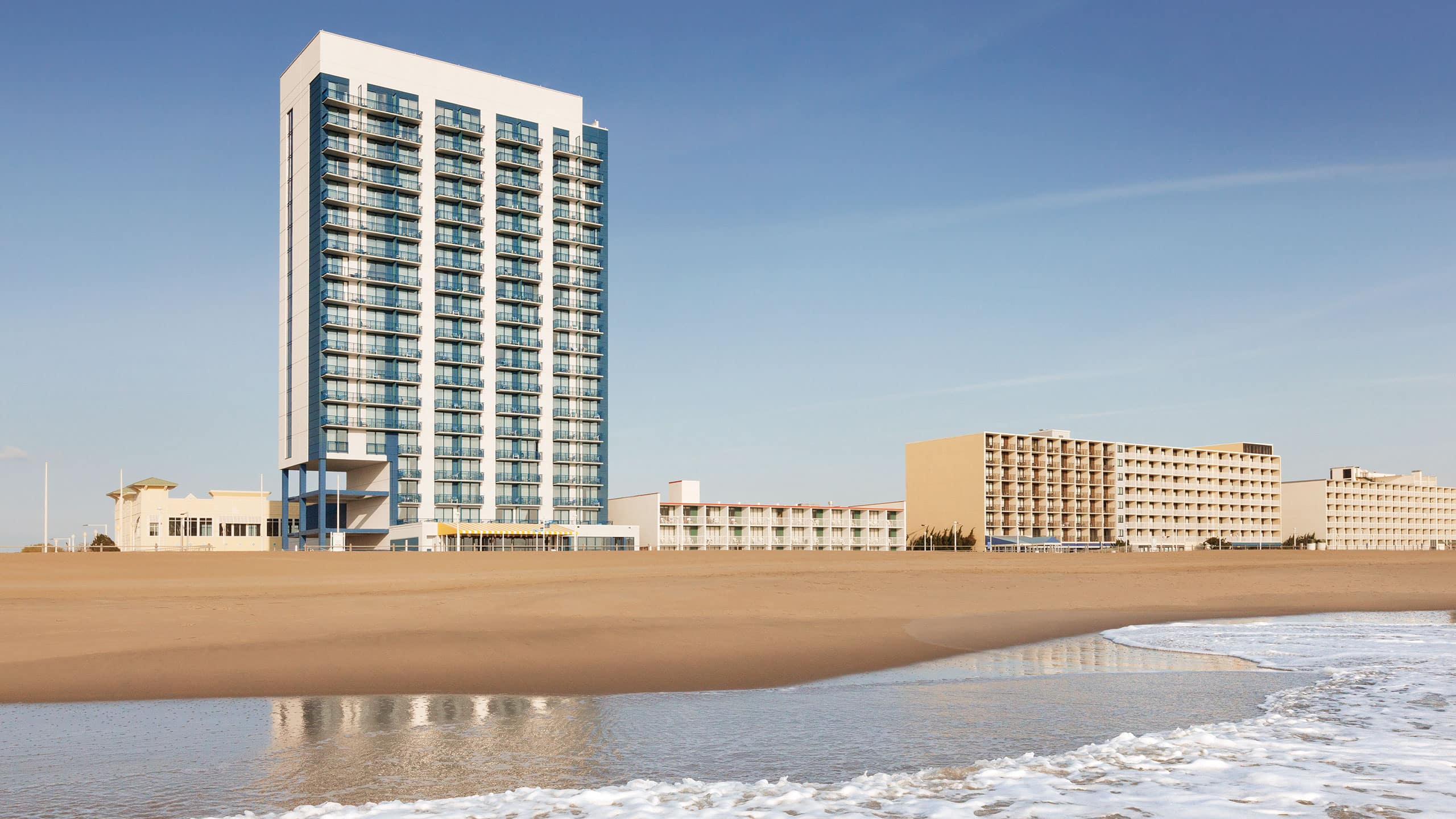 Hyatt House Virginia Beach Oceanfront P039 Exterior Hotel From Ocean.16x9 