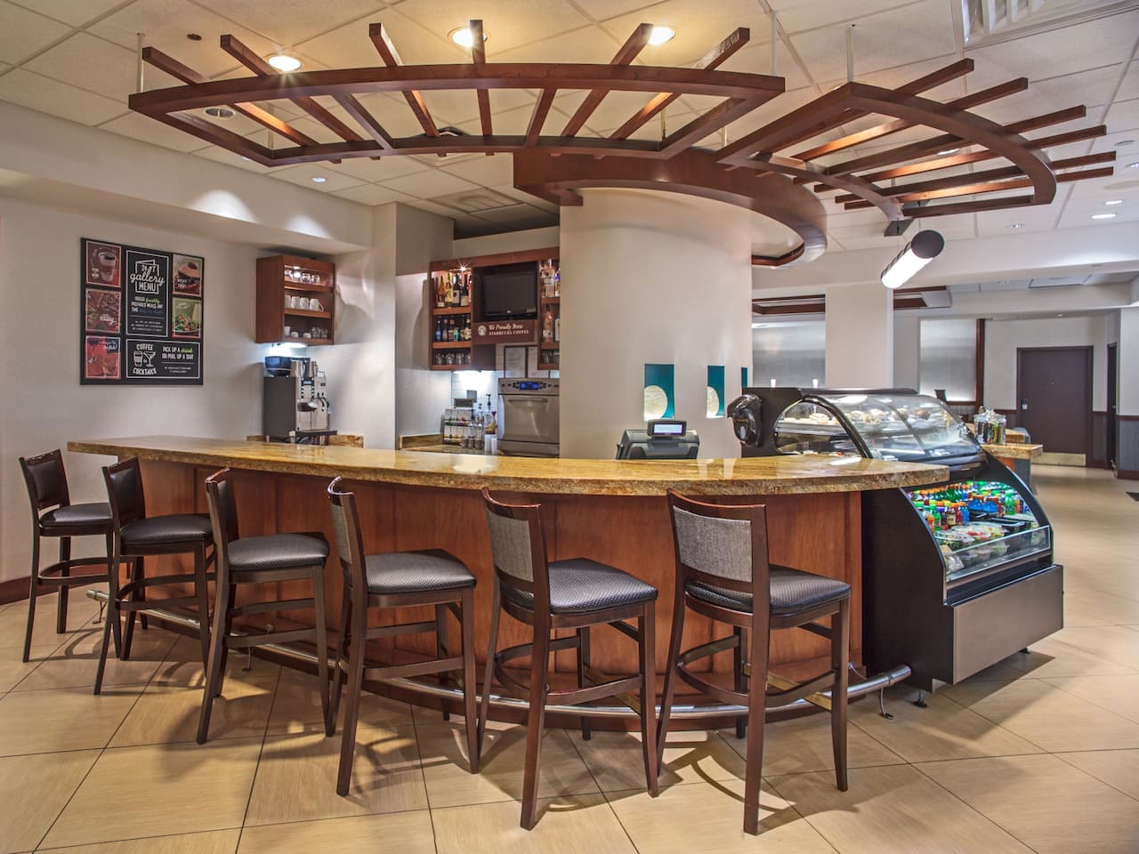 Hyatt Place Cincinnati / Blue Ash Coffee to Cocktail Bar