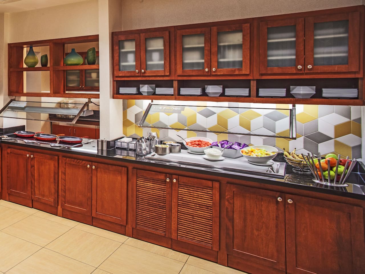 Hyatt Place Cincinnati / Blue Ash Kitchen Buffet