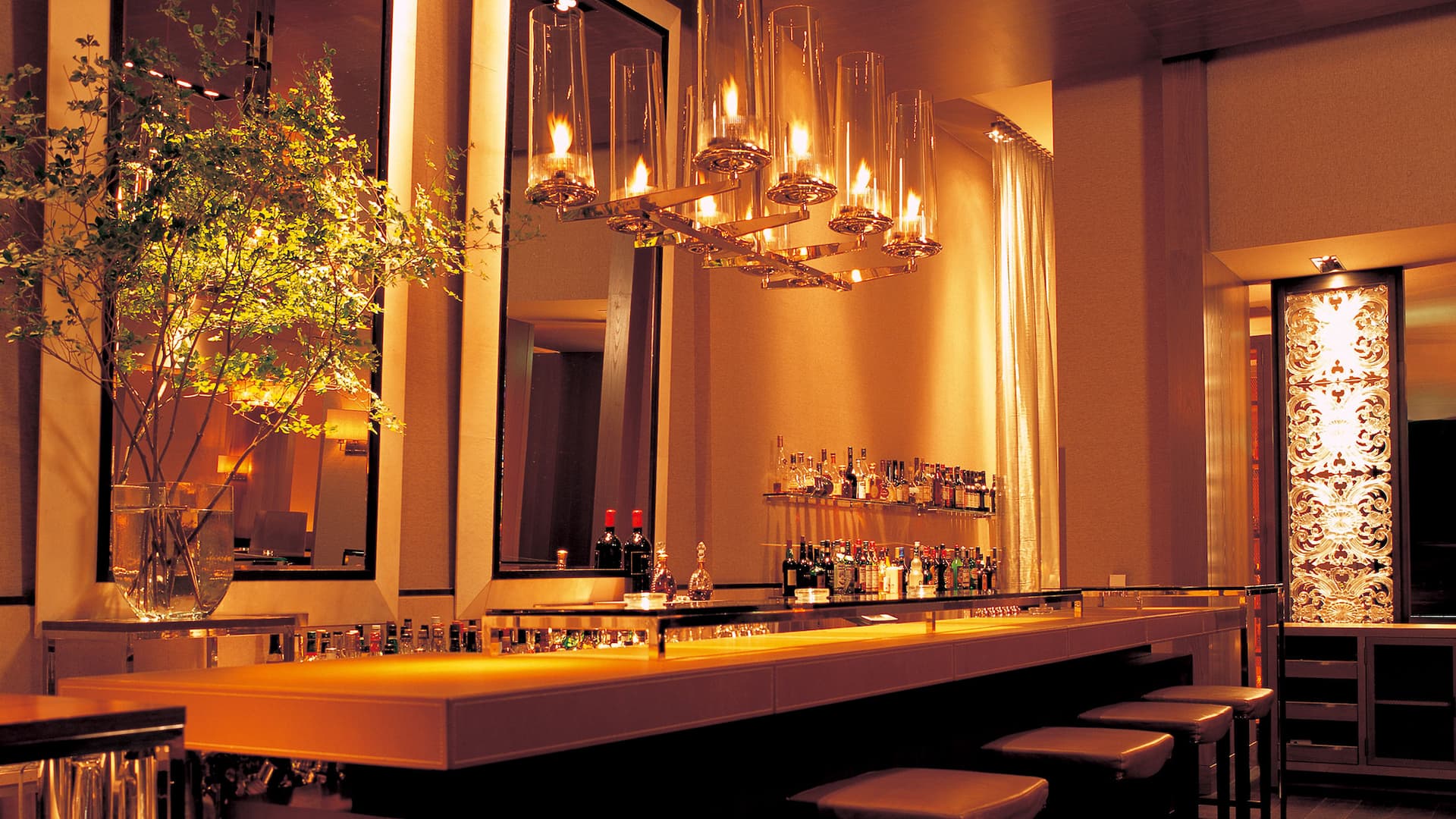 Grand Hyatt Tokyo Maduro Bar Counter