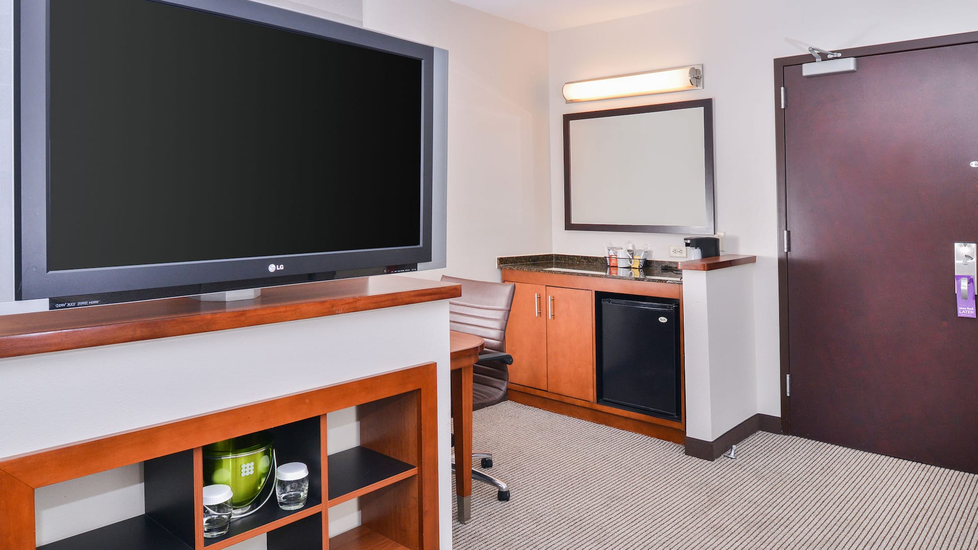 Hyatt Place Chesapeake/Greenbrier King Room