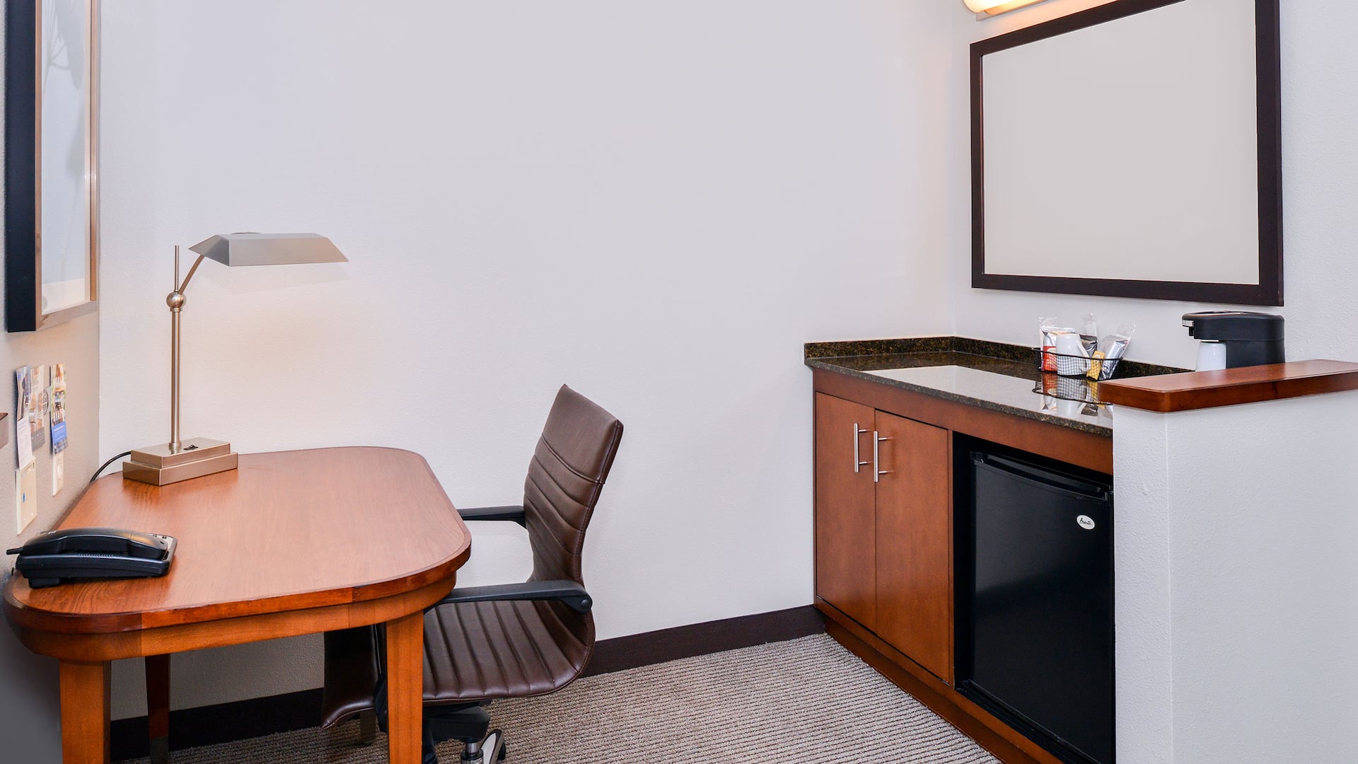 Hyatt Place Chesapeake/Greenbrier King Room