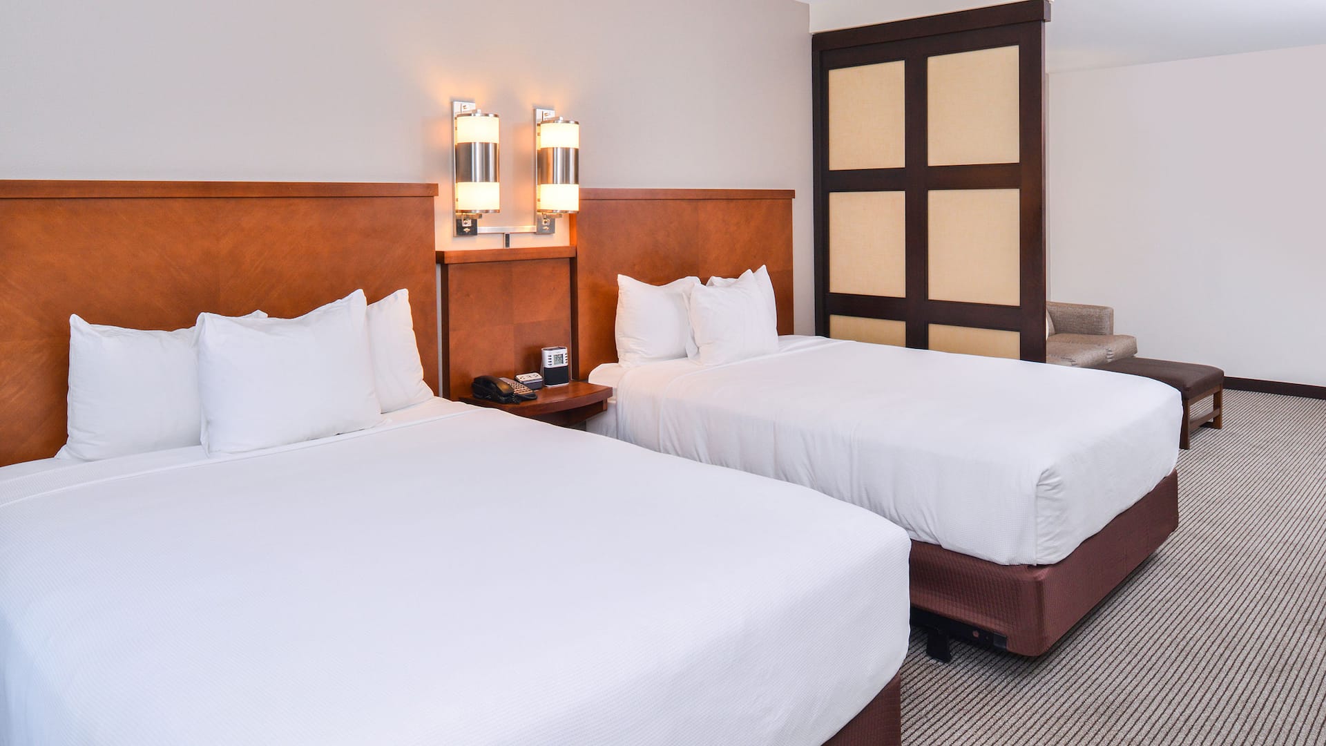 Hyatt Place Chesapeake/Greenbrier Queen Room