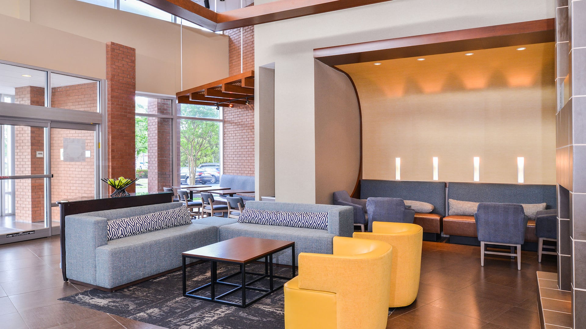 Hyatt Place Chesapeake/Greenbrier The Lobby