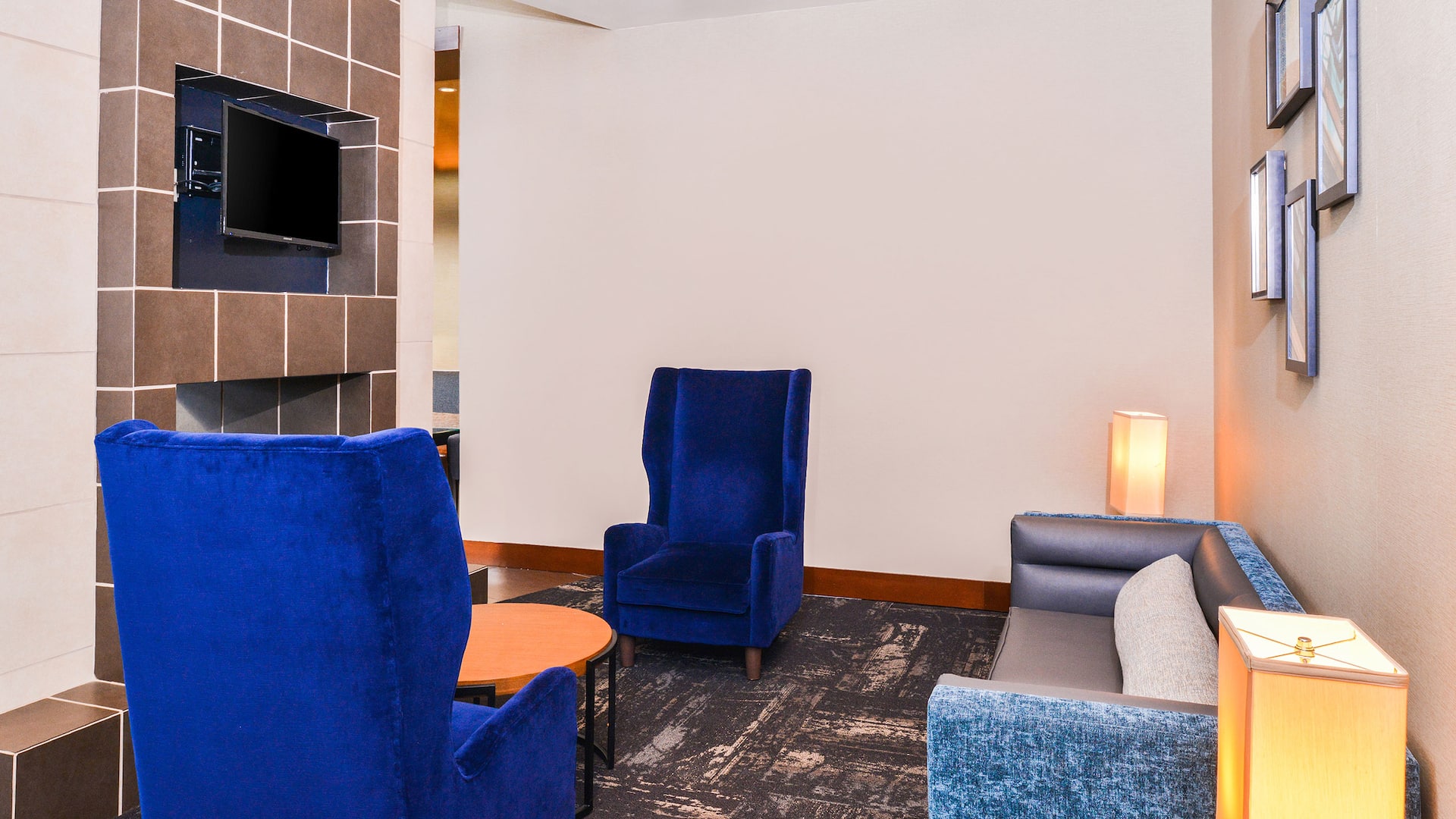 Hyatt Place Chesapeake/Greenbrier The Lobby