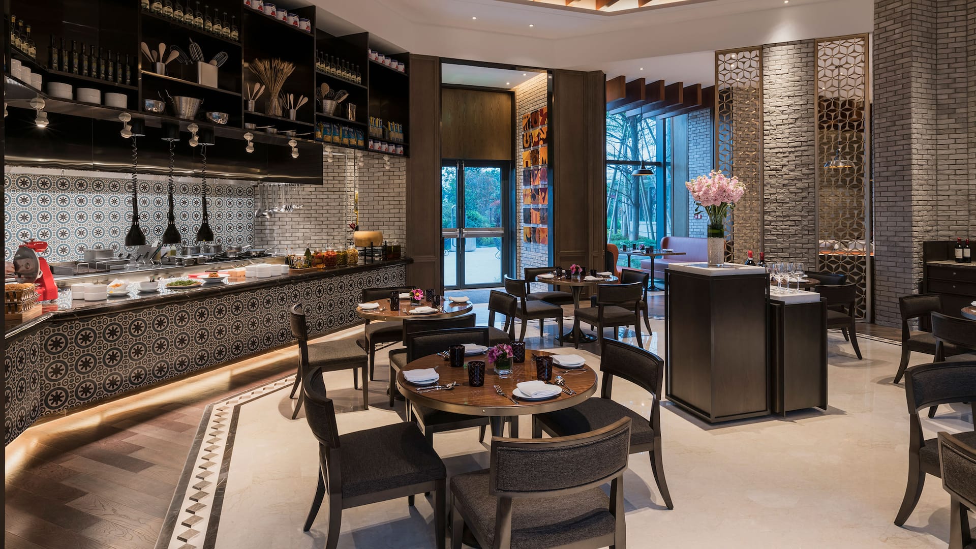 Hyatt Regency Fuzhou Cangshan La Cucina Dining Area