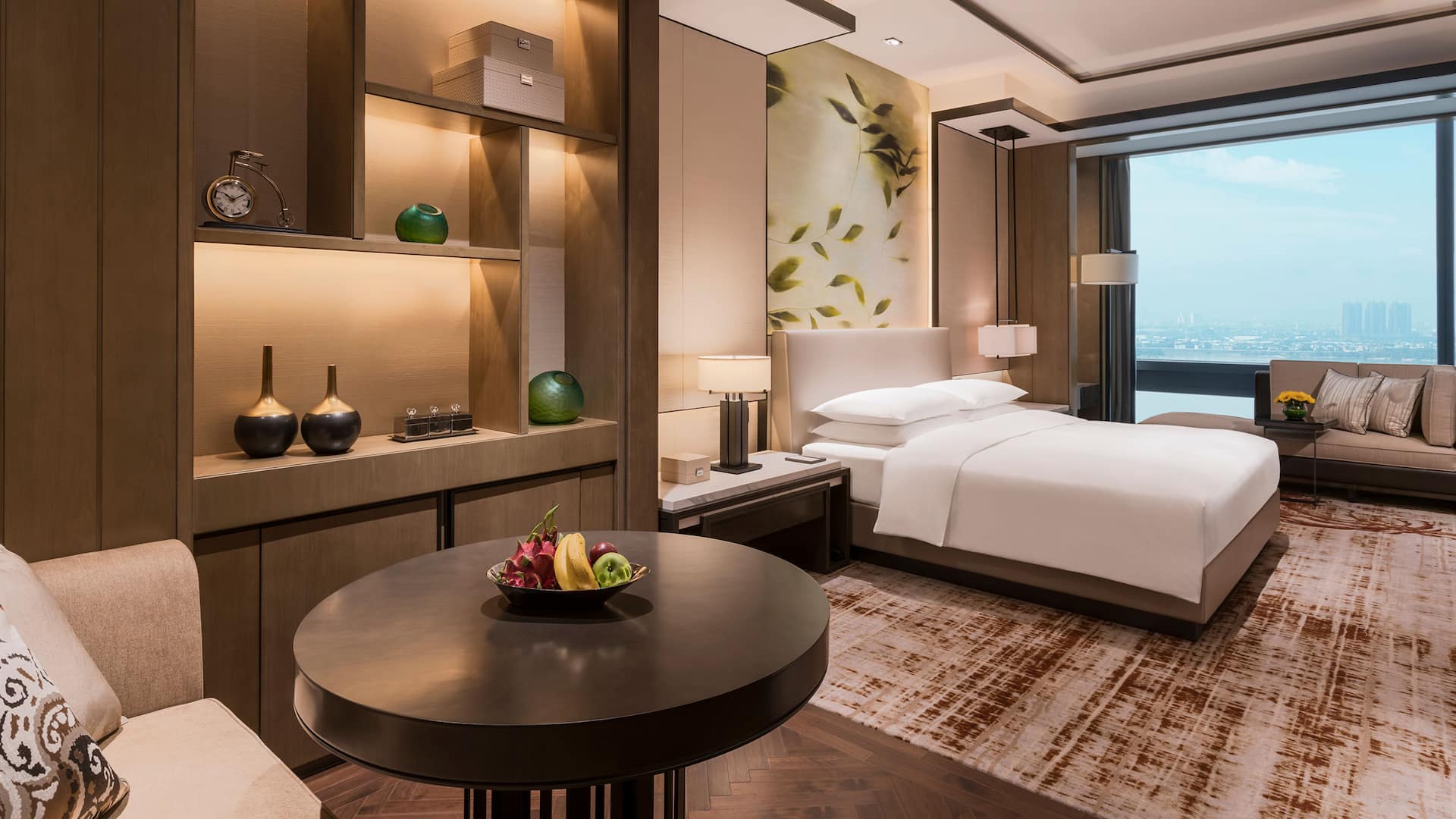 Hyatt Regency Fuzhou Cangshan Rooms Executive Suite Bedroom
