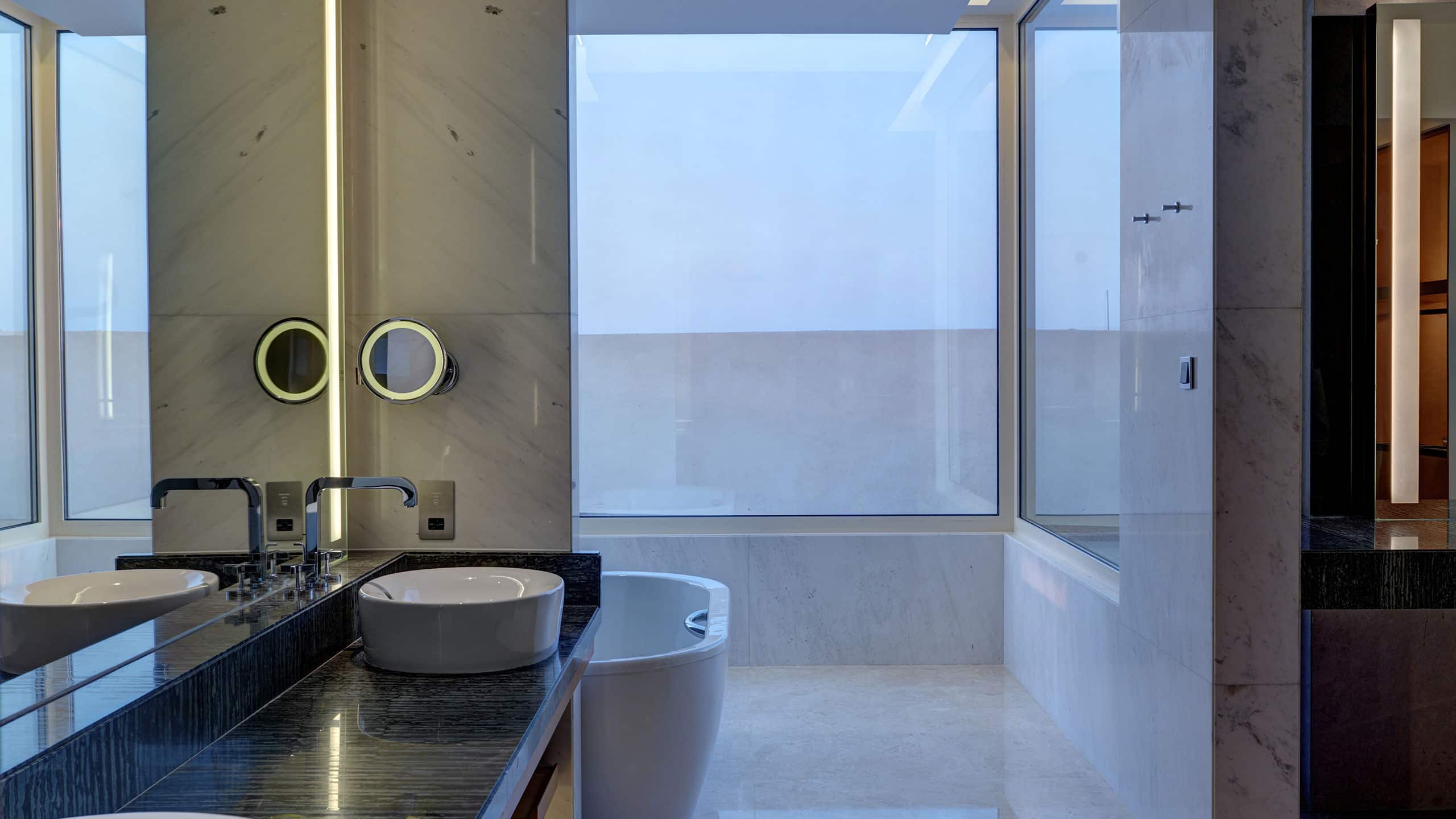 5 de 6 Park Hyatt Abu Dhabi Hotel and Villas Park Exec Suite Bathroom