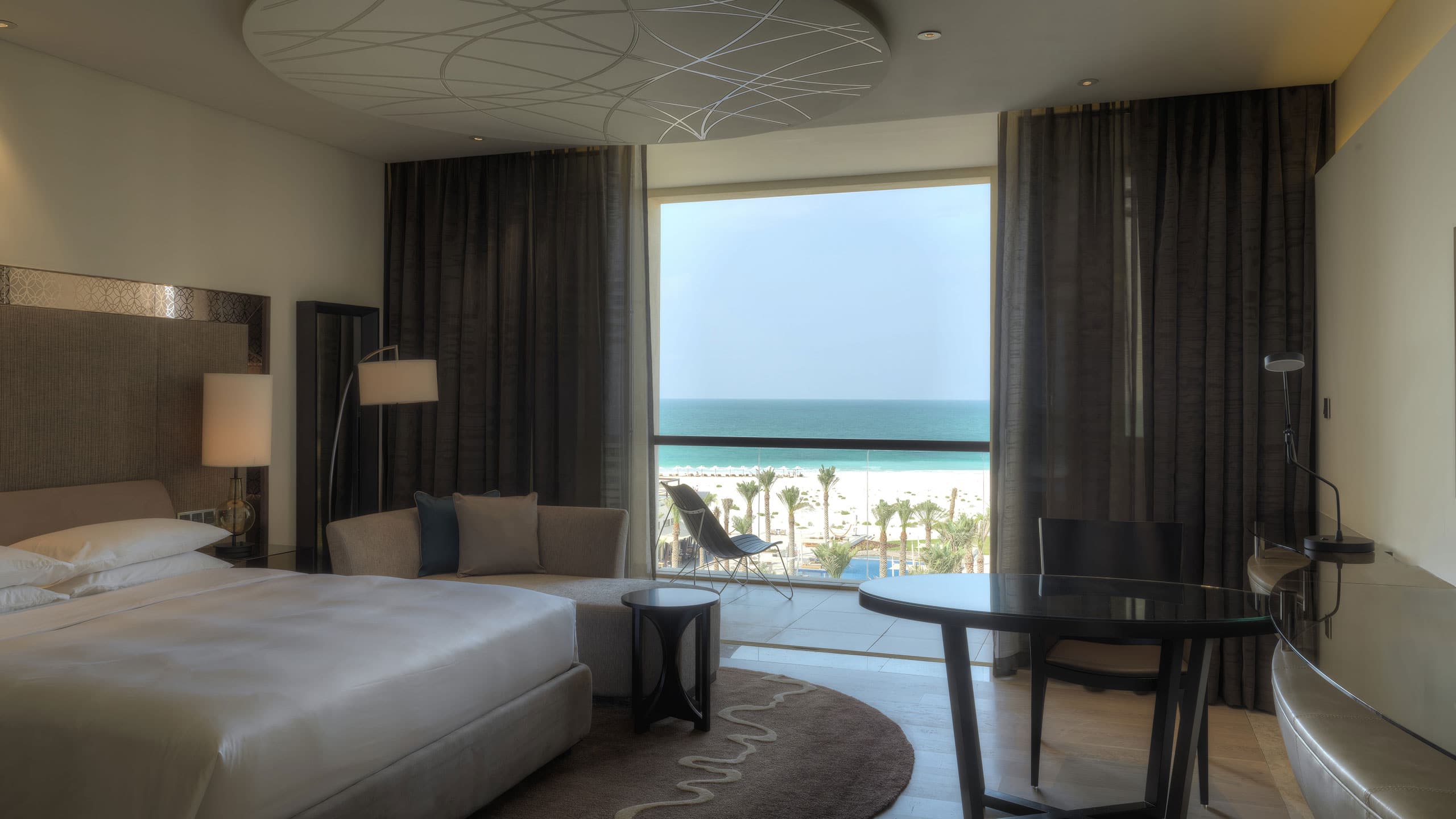 1 de 6 Park Hyatt Abu Dhabi Hotel and Villas Seaview King Room